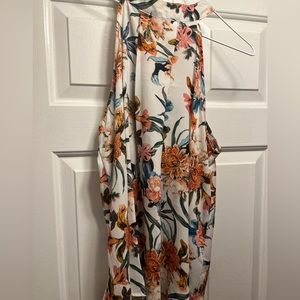 Women’s top size L